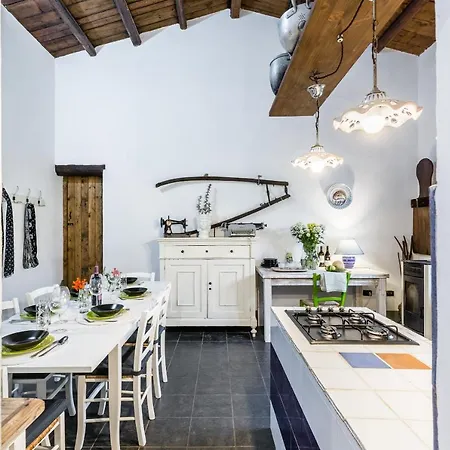 Authentic Sicilian Charm, Pool, Sea View, Wi-fi & Parking *