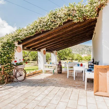 Villa Authentic Sicilian Charm, Pool, Sea View, Wi-fi & Parking *