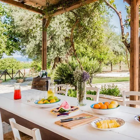 Authentic Sicilian Charm, Pool, Sea View, Wi-fi & Parking Villa *