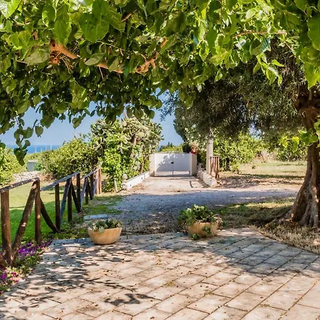 Authentic Sicilian Charm, Pool, Sea View, Wi-fi & Parking Villa *