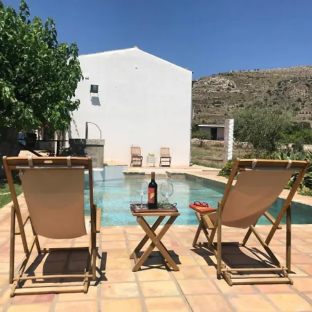Villa Authentic Sicilian Charm, Pool, Sea View, Wi-fi & Parking *