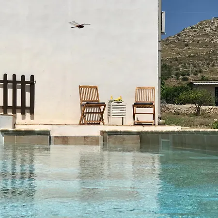 Villa Authentic Sicilian Charm, Pool, Sea View, Wi-fi & Parking Avola