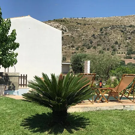 Villa Authentic Sicilian Charm, Pool, Sea View, Wi-fi & Parking *