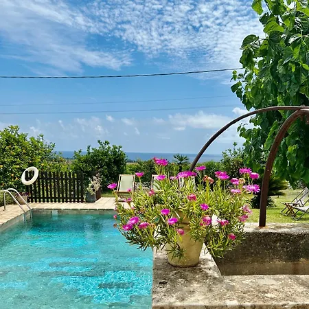 Authentic Sicilian Charm, Pool, Sea View, Wi-fi & Parking Вилла